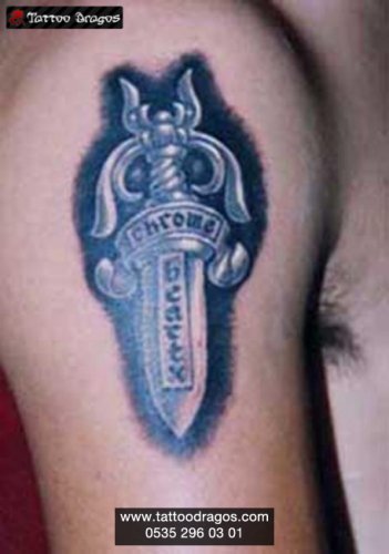 Bıçak Tattoo