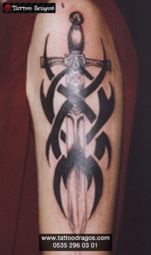 Bıçak Tribal Tattoo