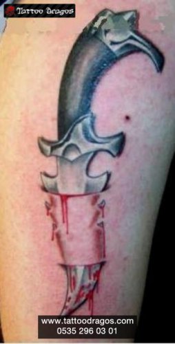 Bıçak Yırtık Tattoo