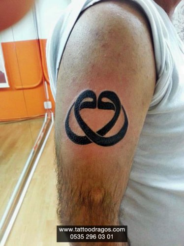 Çift Vaf Harfi Tattoo