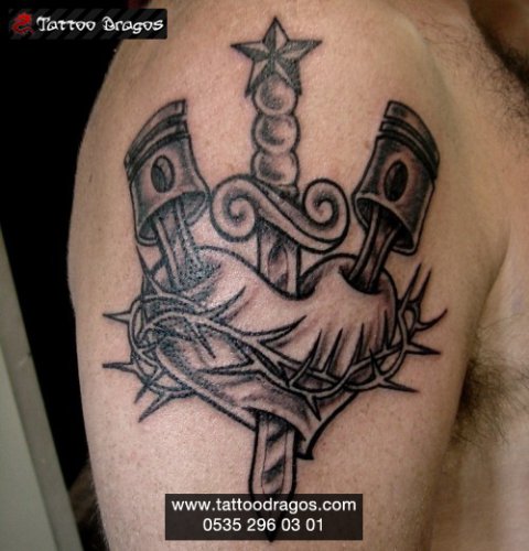 Kalp Bıçak Tattoo