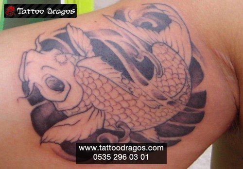 Koi Japon Balığı Tattoo