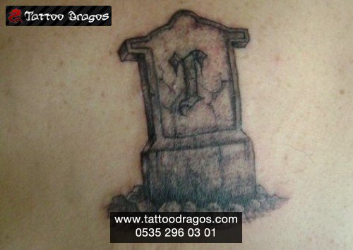Mezar Taşı Tattoo