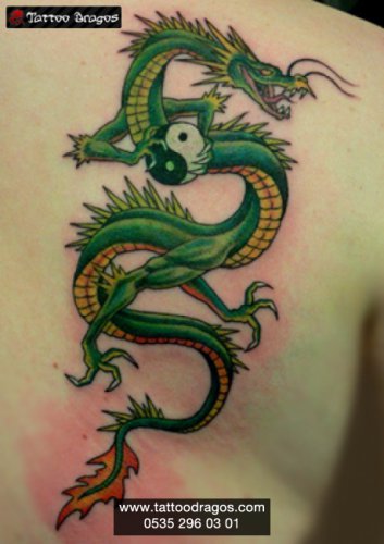 Renkli Dragon Ejderha Tattoo