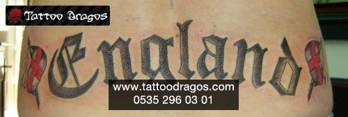 Renkli Haçlı Yazı Tattoo