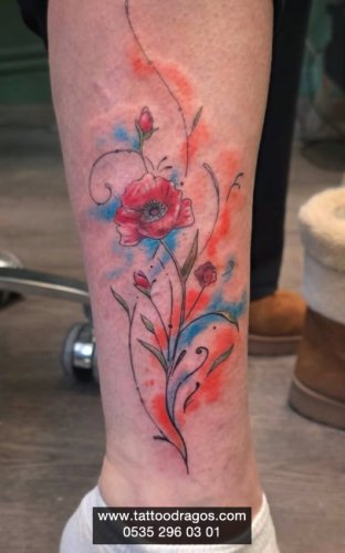 Suluboya Çiçek Dövmesi