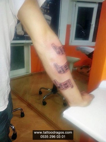 Takvim Yaprakları Tattoo