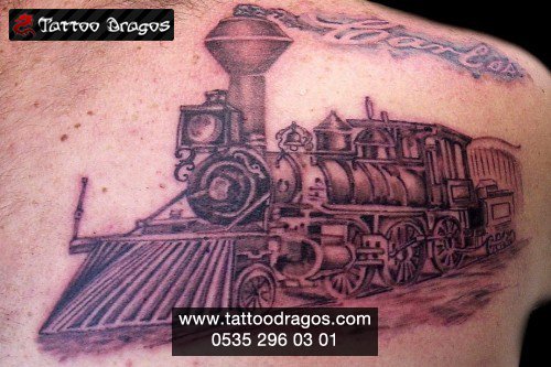 Tren Lokomotif Tattoo