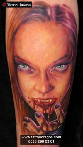 Vampir Kadın Tattoo