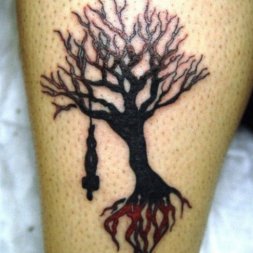 Ağaç Tattoo