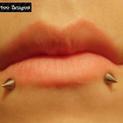 Dudak Piercing