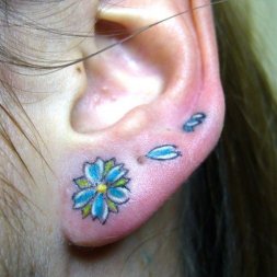 Kulak Çiçek Tattoo