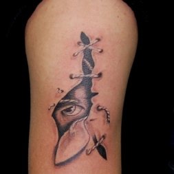 Yırtık Tattoo